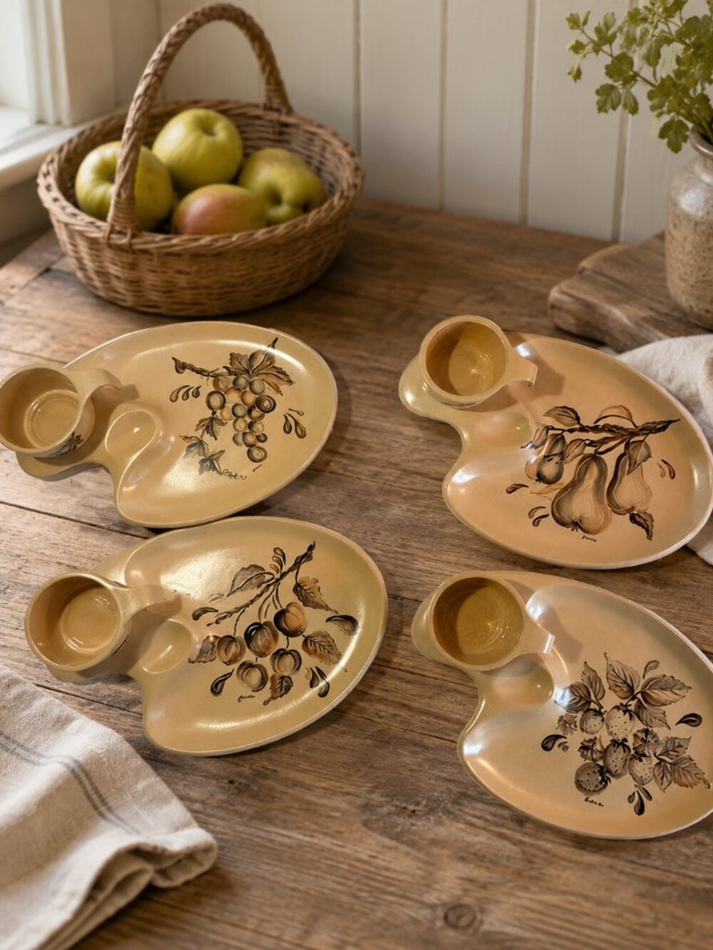 Vntg Hand-Painted Ceramic Snack Tray & Cup Set (4) Signed "Emma" Studio Pottery